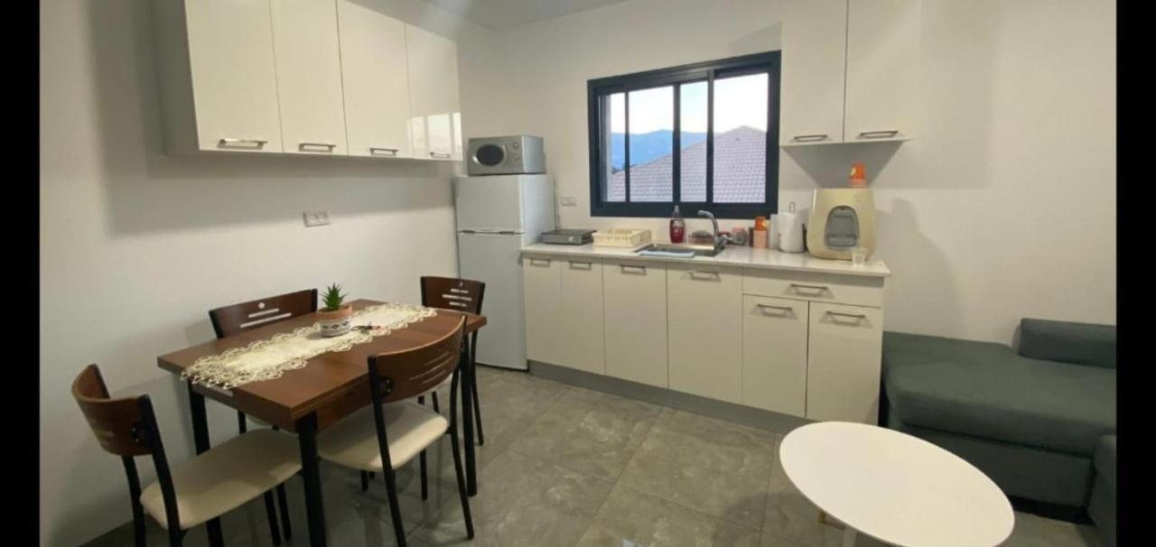 אירוח אריאל Apartamento HaGosherim Exterior foto