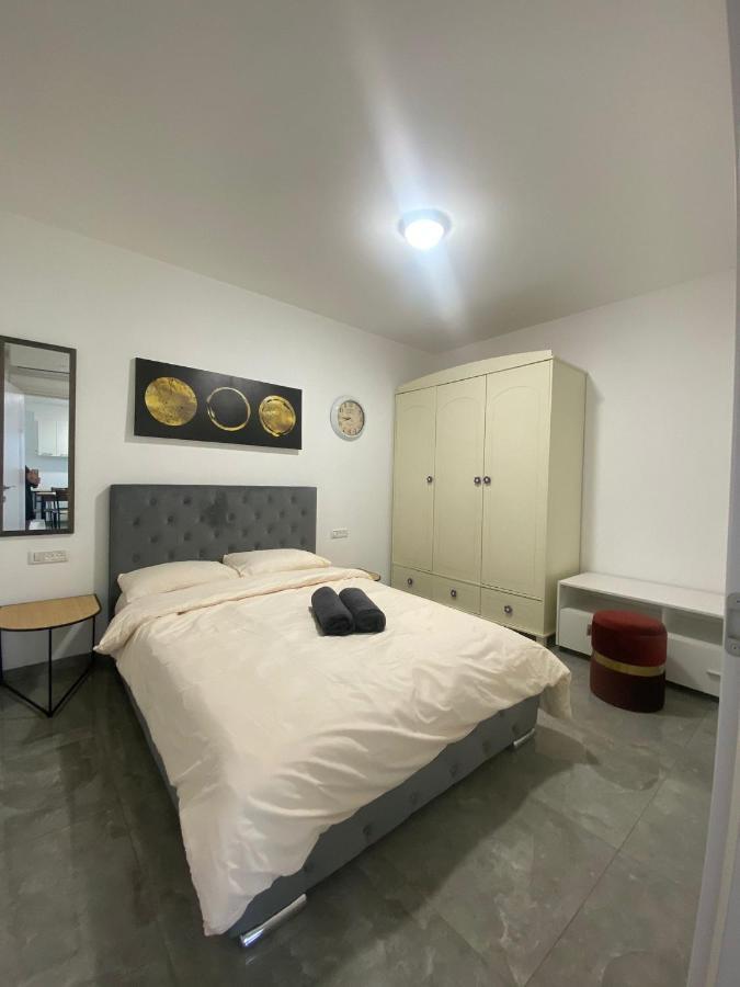 אירוח אריאל Apartamento HaGosherim Exterior foto