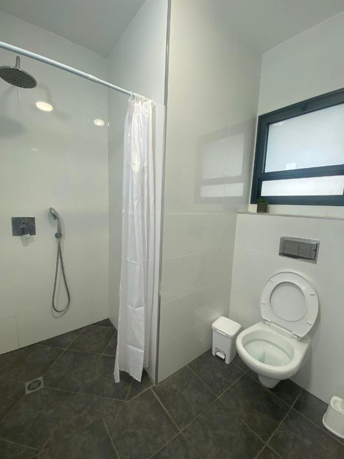 אירוח אריאל Apartamento HaGosherim Exterior foto