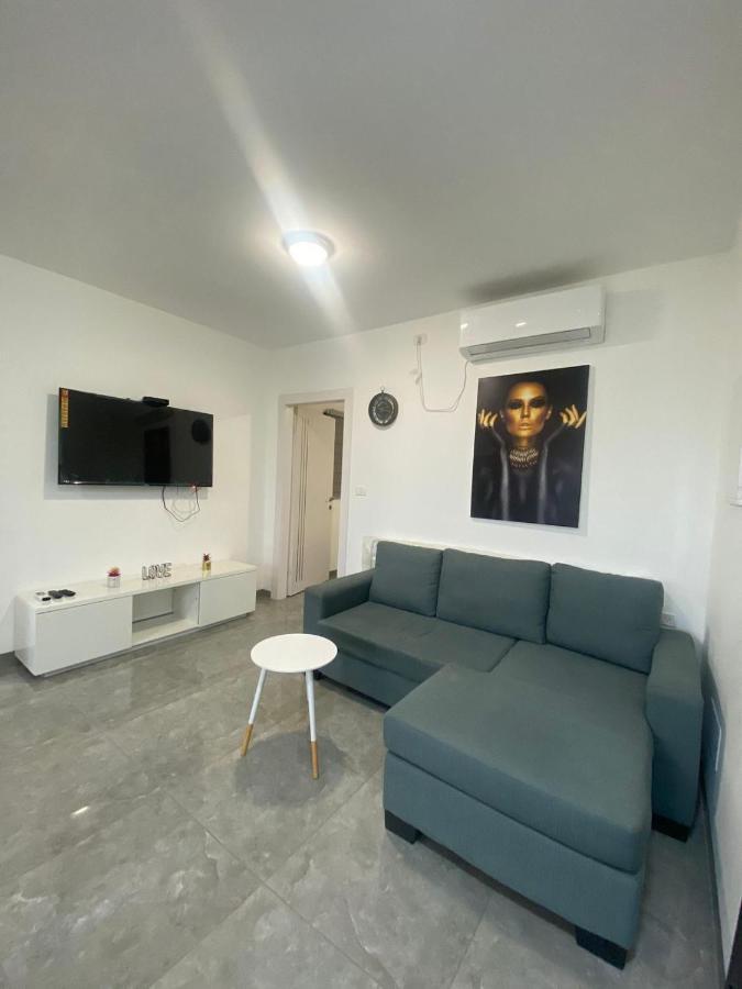 אירוח אריאל Apartamento HaGosherim Exterior foto