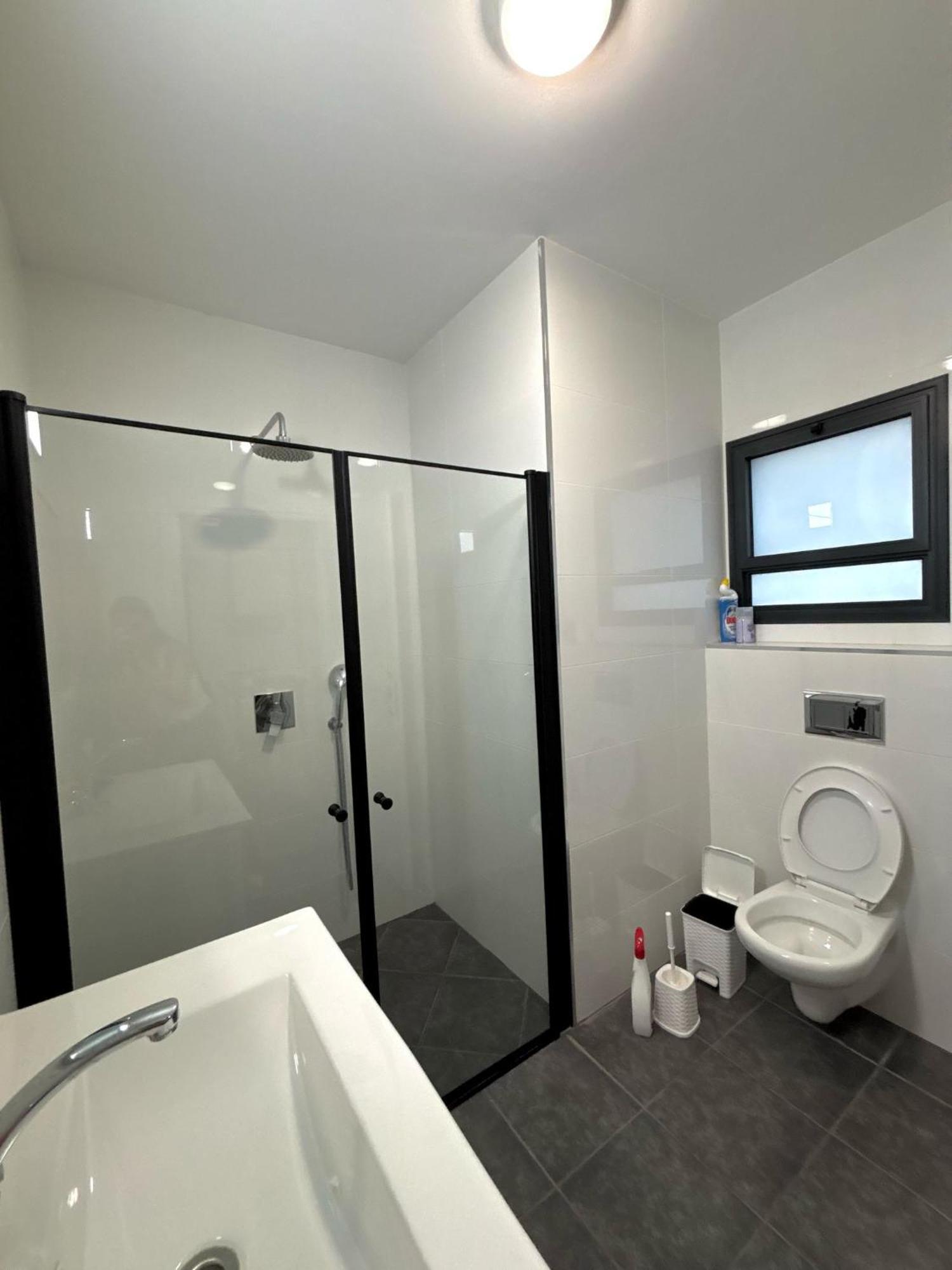 אירוח אריאל Apartamento HaGosherim Exterior foto