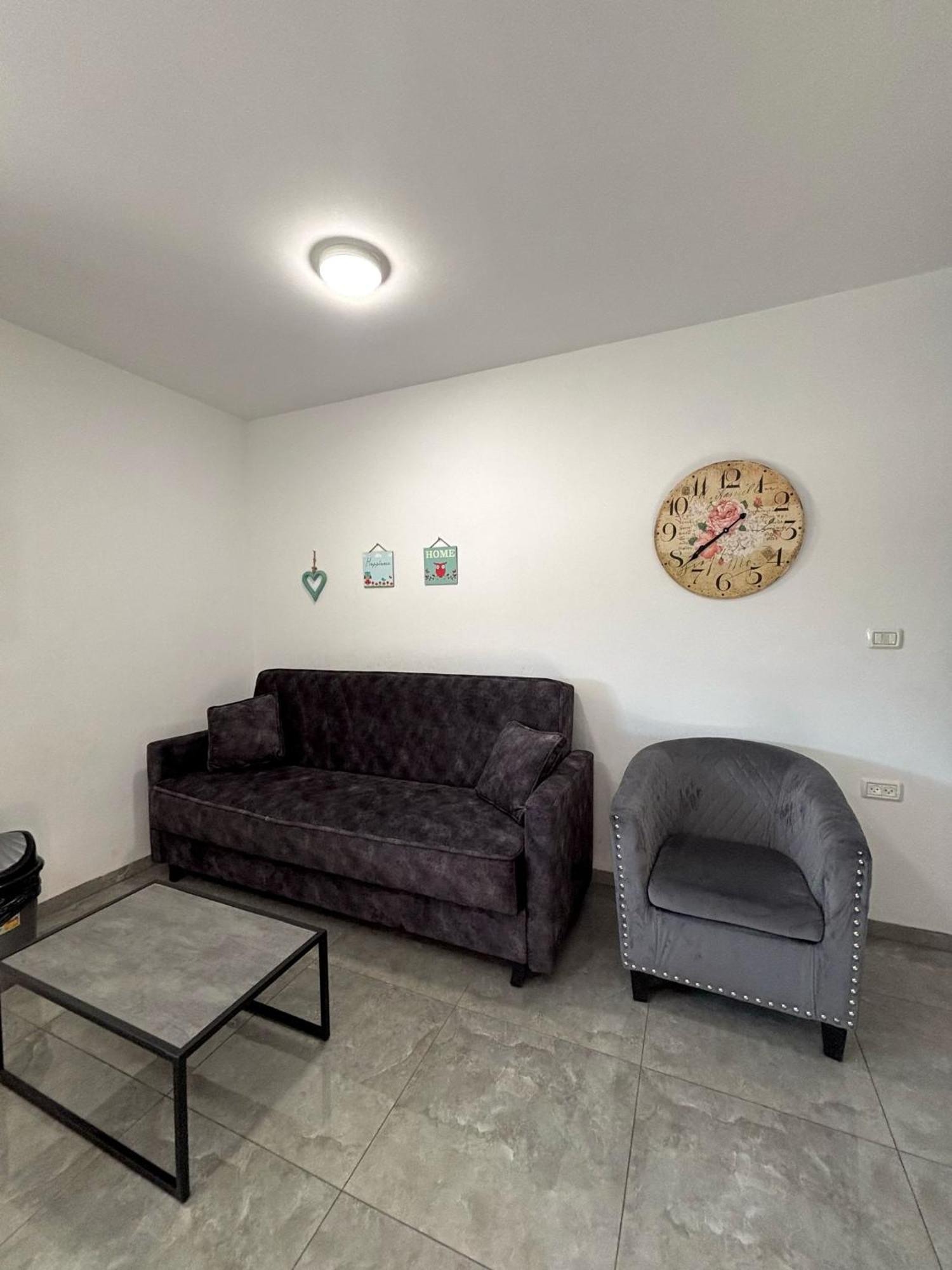 אירוח אריאל Apartamento HaGosherim Exterior foto